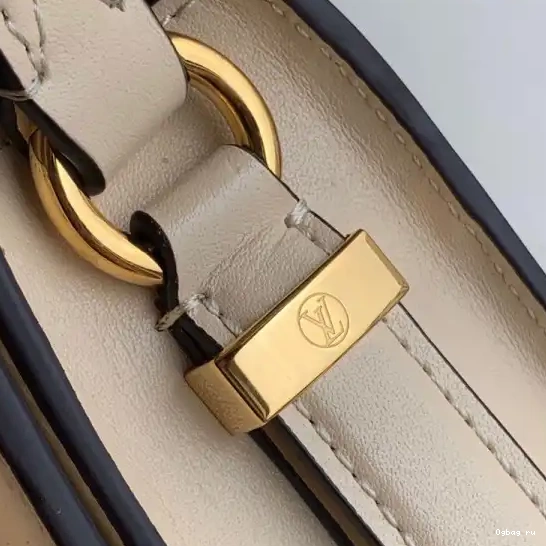 9 PONT VUITTON LOUIS 0515